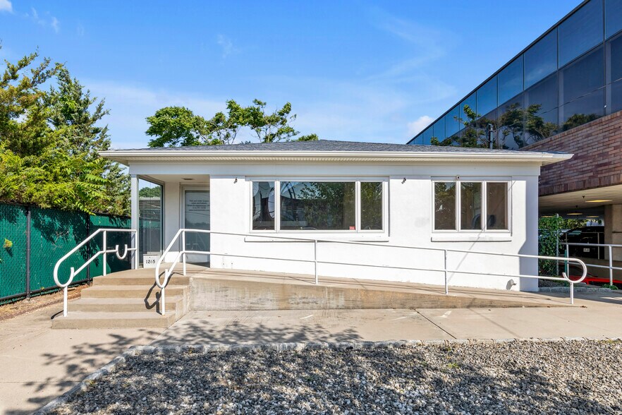 1265 Hewlett Plz, Hewlett, NY for sale - Primary Photo - Image 1 of 1