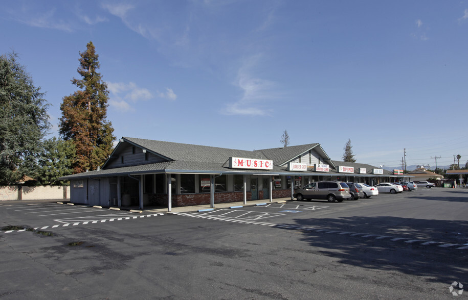 1421-1433 Branham Ln, San Jose, CA for lease - Primary Photo - Image 3 of 3