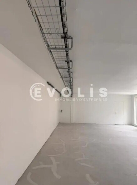 Office in Paris for lease - Interior Photo - Image 3 of 8