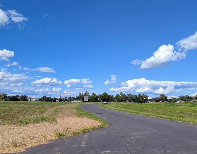 11800 Molly Pitcher Hwy, Greencastle, PA for sale - Building Photo - Image 2 of 4