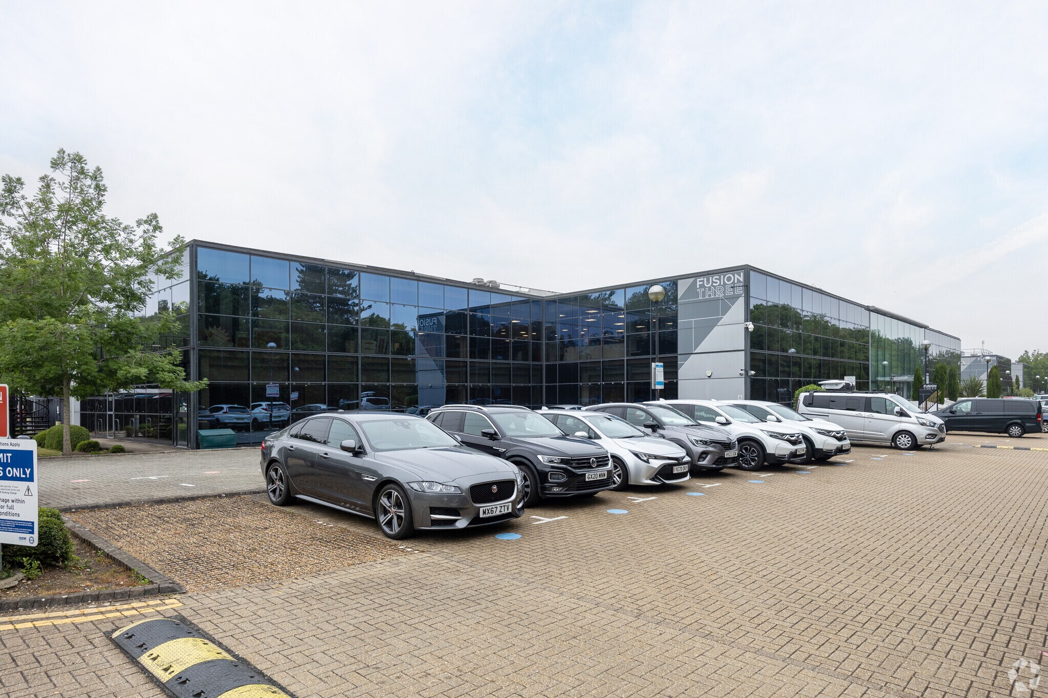 Parkway, Fareham for sale Primary Photo- Image 1 of 1