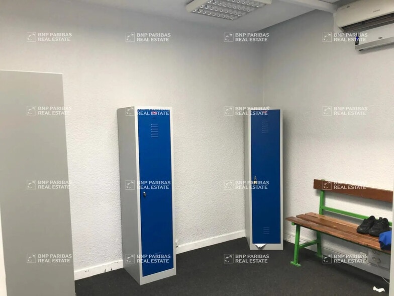 Flex in Décines-Charpieu for sale - Building Photo - Image 2 of 13