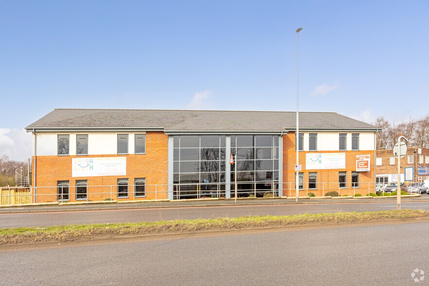 Wakefield Rd, Leeds for lease - Building Photo - Image 2 of 4