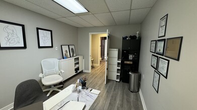 120 W Golf Rd, Schaumburg, IL for lease Interior Photo- Image 2 of 8