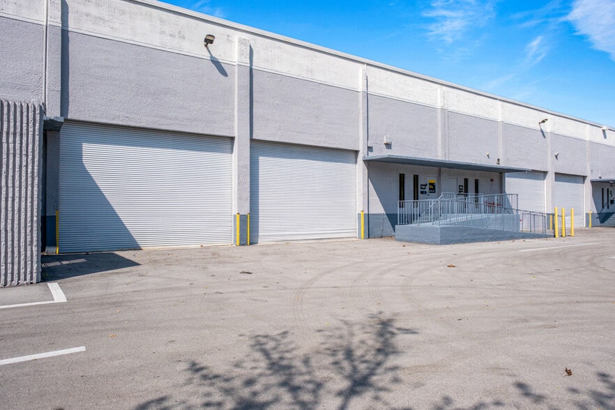 1352-1382 NW 78th Ave, Doral, FL for lease - Building Photo - Image 2 of 30