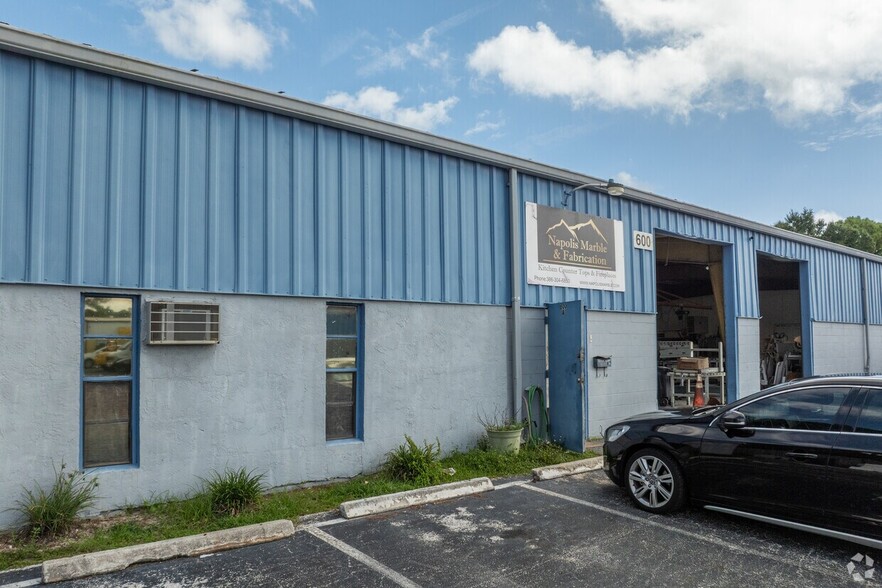 600 Oak Pl, Port Orange, FL for lease - Building Photo - Image 3 of 9