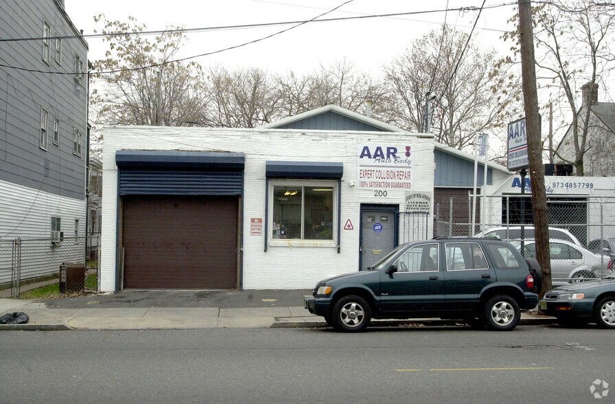 200 Verona Ave, Newark, NJ 07104