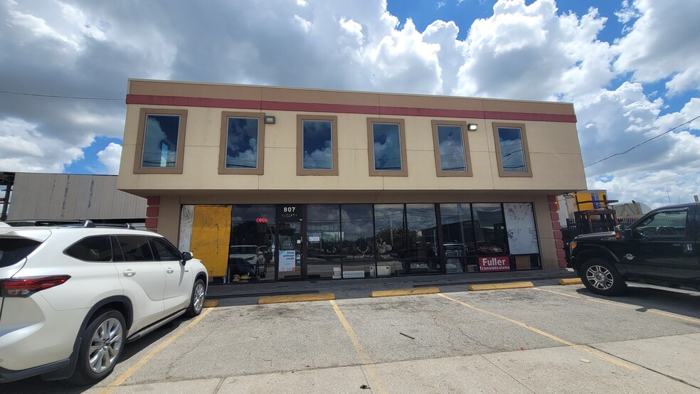 807 Mccarty St, Houston, TX for sale - Building Photo - Image 1 of 7