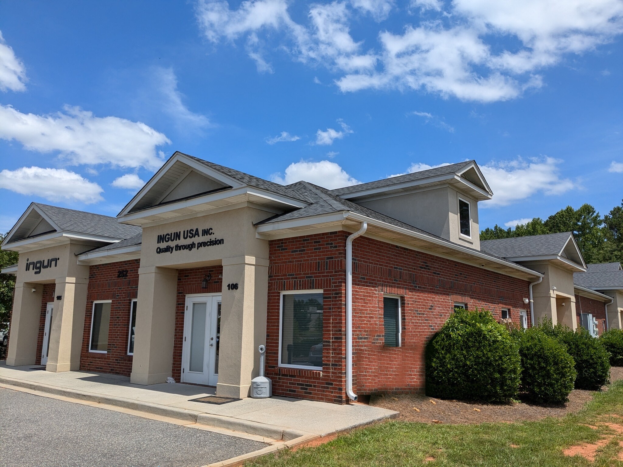 252 Latitude Ln, Clover, SC for sale Building Photo- Image 1 of 22