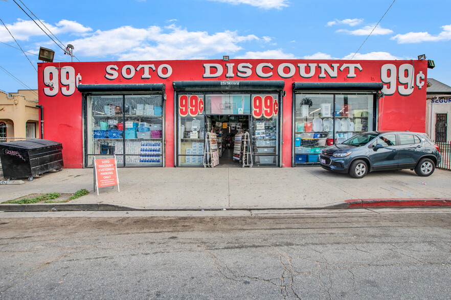 2315 E 4th St, Los Angeles, CA for lease - Building Photo - Image 2 of 28