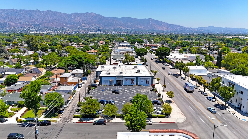 2721 W Magnolia Blvd, Burbank, CA for sale - Building Photo - Image 3 of 12