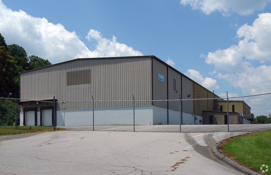 15016 Industrial Park Rd, Bristol, VA for sale - Primary Photo - Image 1 of 1