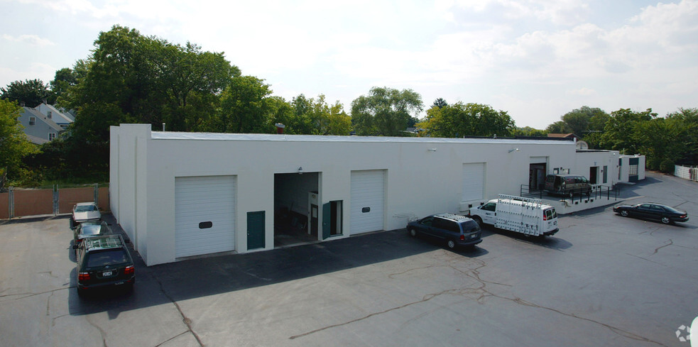 N91W17174 Appleton Ave, Menomonee Falls, WI for lease - Building Photo - Image 2 of 16