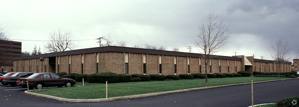 1501 N Cedar Crest Blvd, Allentown, PA for sale - Primary Photo - Image 1 of 1