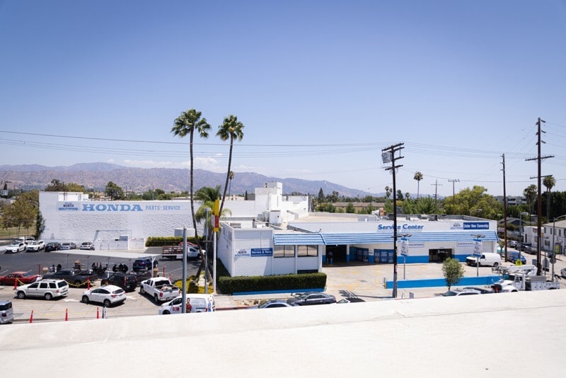 Lankershim Collection portfolio of 2 properties for sale on LoopNet.com - Building Photo - Image 2 of 3