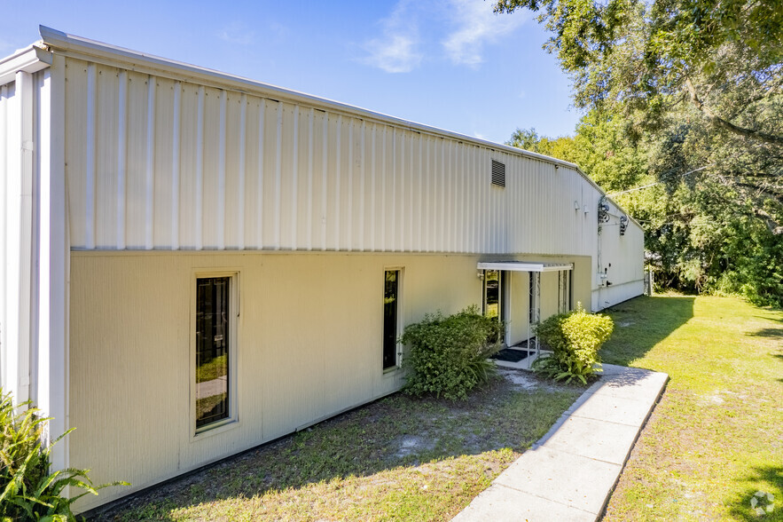 5025 Hartford St, Tampa, FL for lease - Building Photo - Image 2 of 9