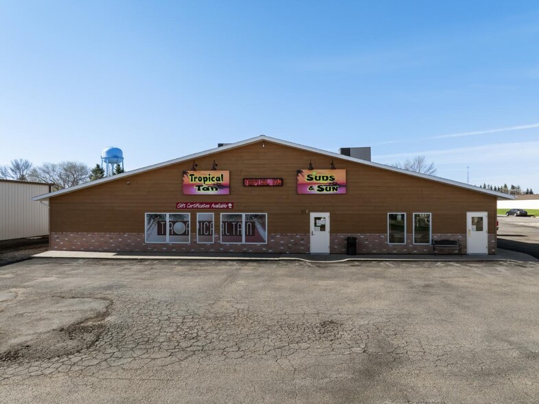 625 SW 31st Ave, Minot, ND for sale - Building Photo - Image 2 of 36