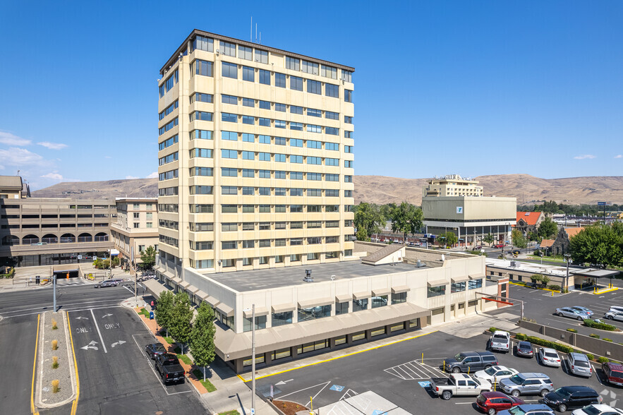 402 E Yakima Ave, Yakima, WA for lease - Building Photo - Image 3 of 15