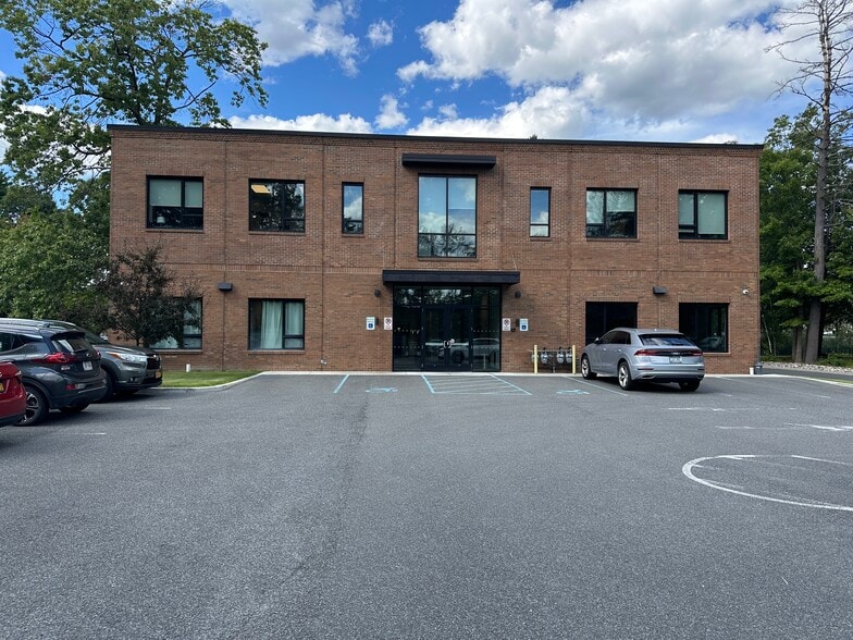 5 Wall St, Clifton Park, NY for lease - Building Photo - Image 2 of 2