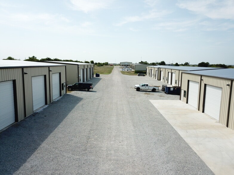 1630 Seaborn Rd, Ponder, TX for lease - Building Photo - Image 2 of 5