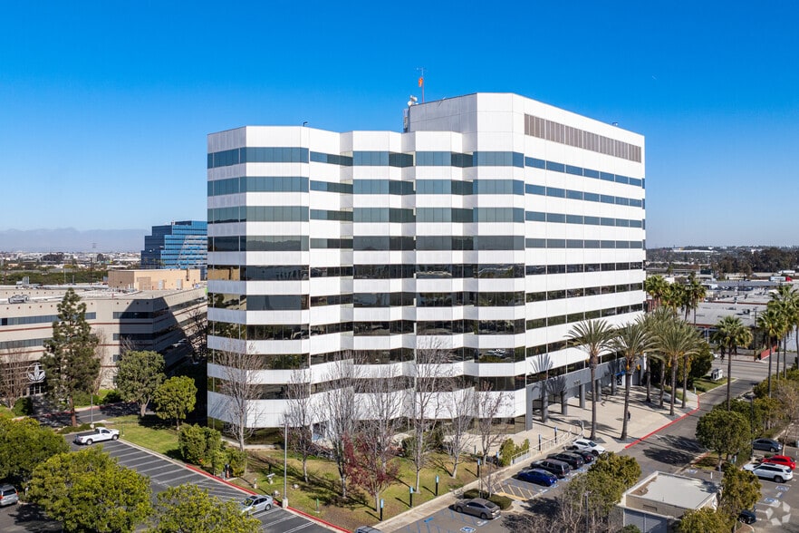 19191 S Vermont Ave, Torrance, CA for lease - Primary Photo - Image 1 of 27