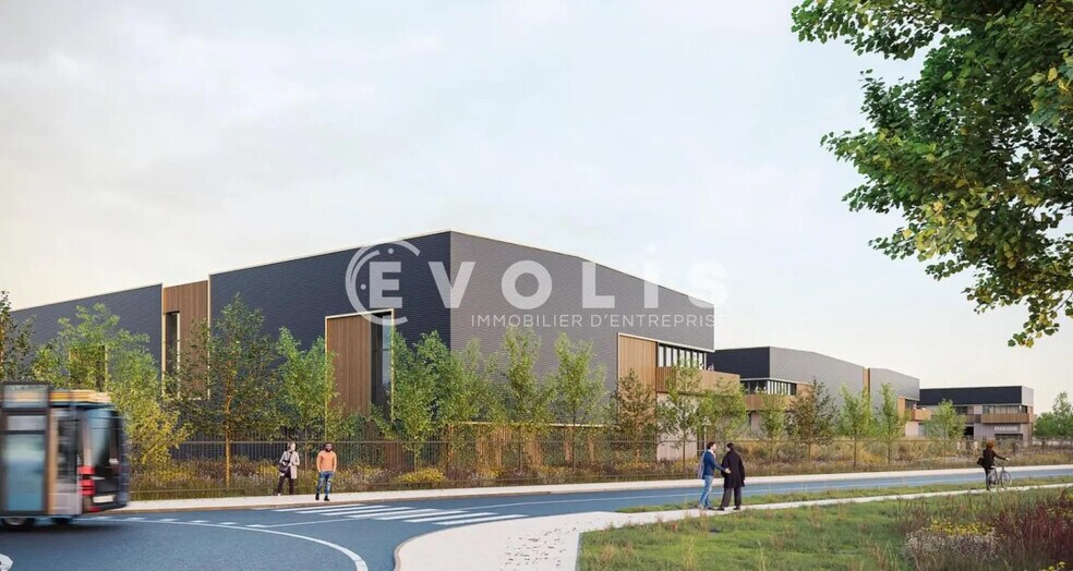 Flex in Chalifert for lease - Building Photo - Image 2 of 5