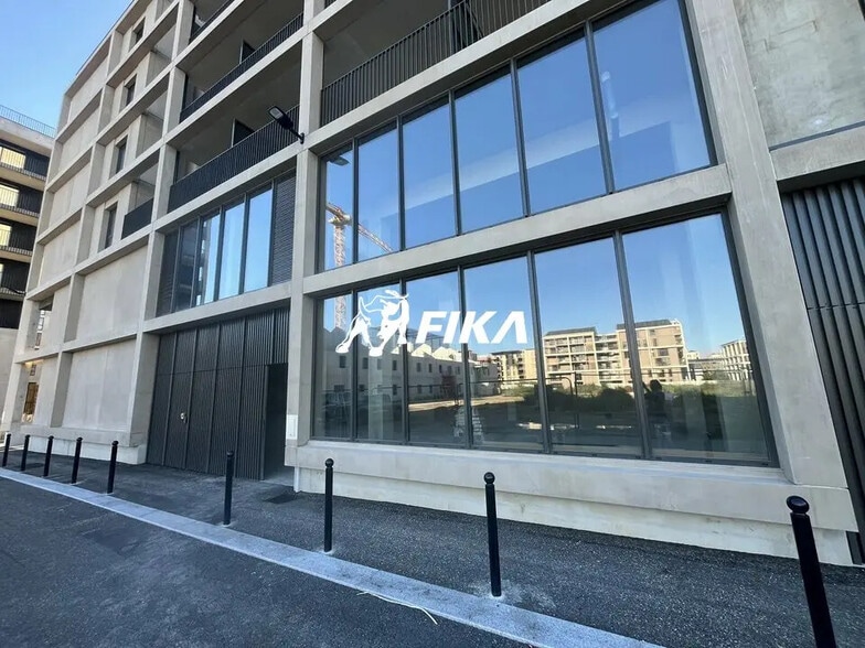 Flex in Bordeaux for sale - Building Photo - Image 1 of 8