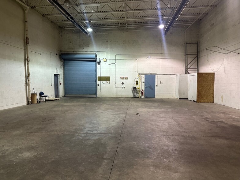 2351 Whirlpool St, Niagara Falls, NY for lease - Building Photo - Image 2 of 16