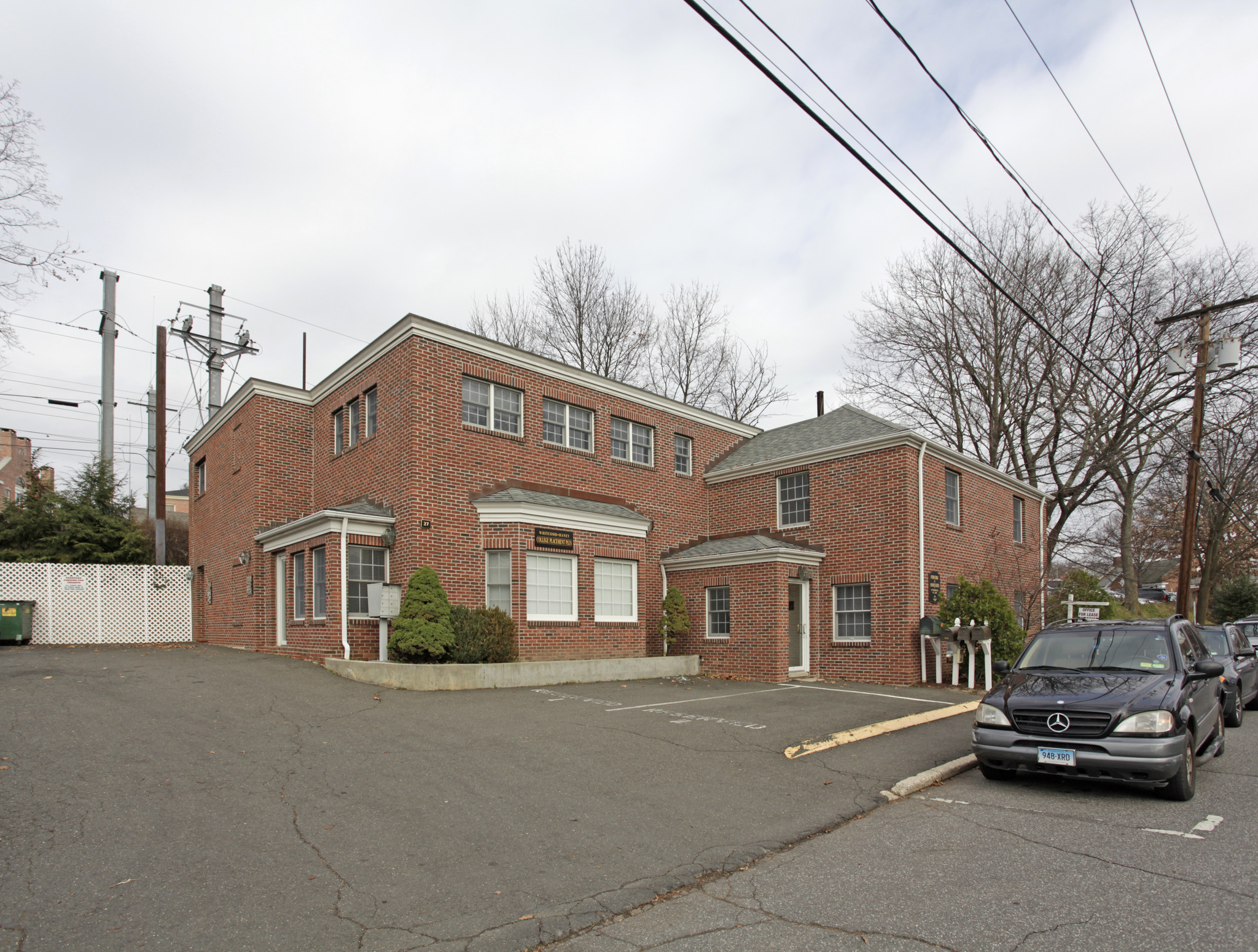 27 Pine St, New Canaan, CT for sale Primary Photo- Image 1 of 1