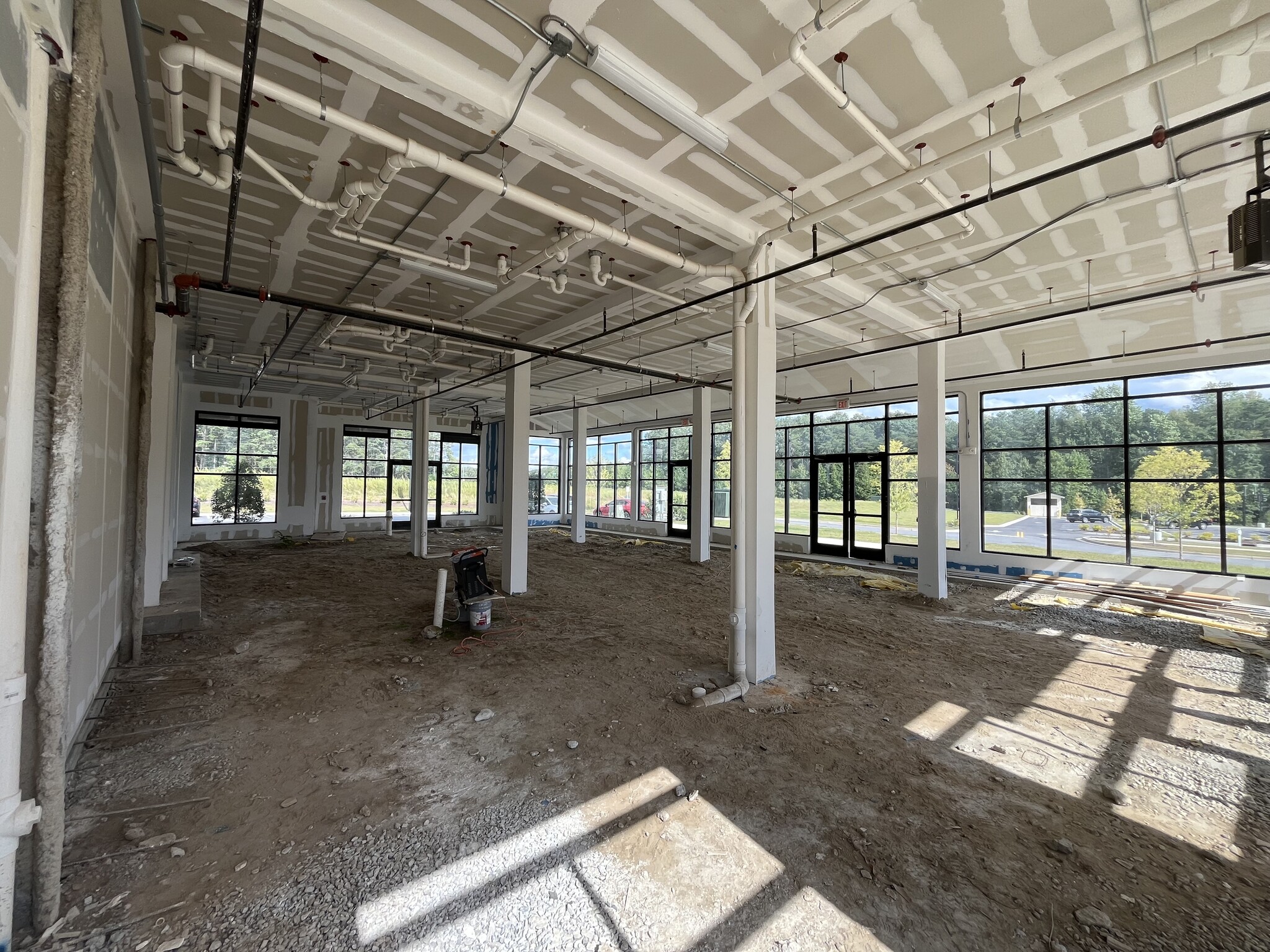 1300 Westshore Dr, Cumming, GA for lease Interior Photo- Image 1 of 2