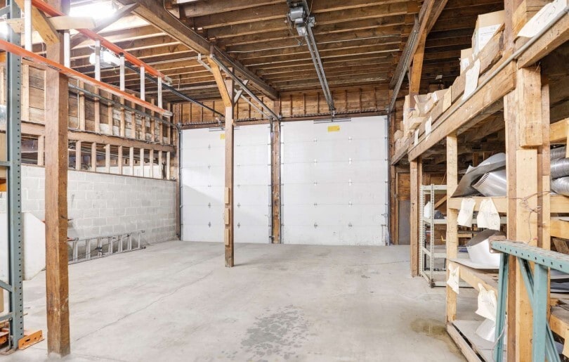 261 Primrose St, Haverhill, MA for sale - Interior Photo - Image 3 of 6