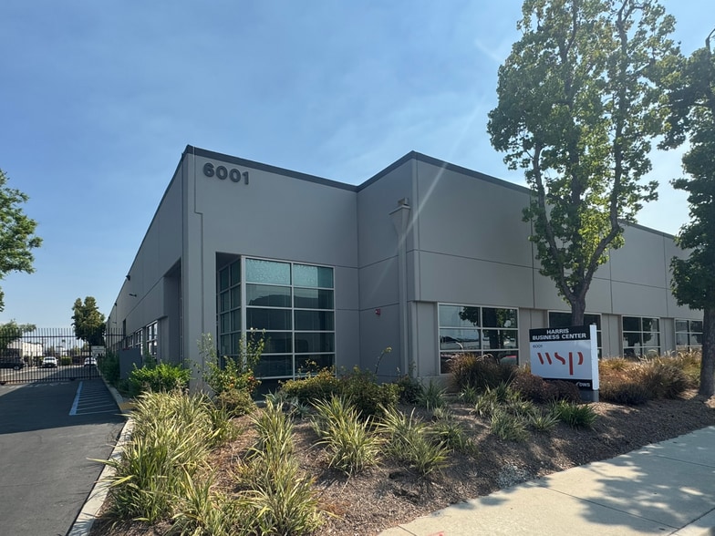 6001 Rickenbacker Rd, Commerce, CA for lease - Building Photo - Image 1 of 13