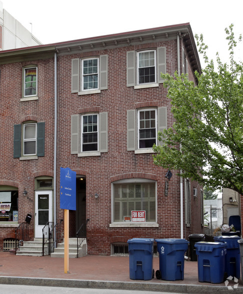 232 W Market St, West Chester, PA for lease - Primary Photo - Image 1 of 2