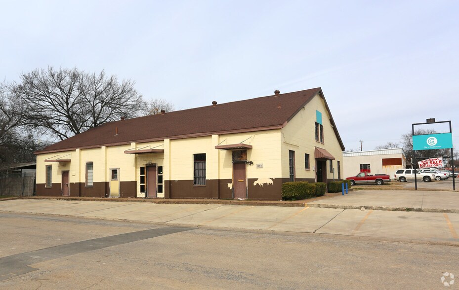 1215 Roberts Cut Off Rd, River Oaks, TX for sale - Primary Photo - Image 1 of 1