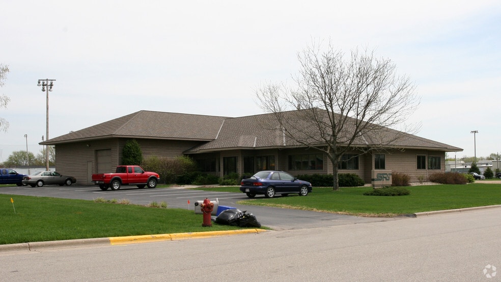3207 Laura Ln, Middleton, WI for lease - Building Photo - Image 1 of 2