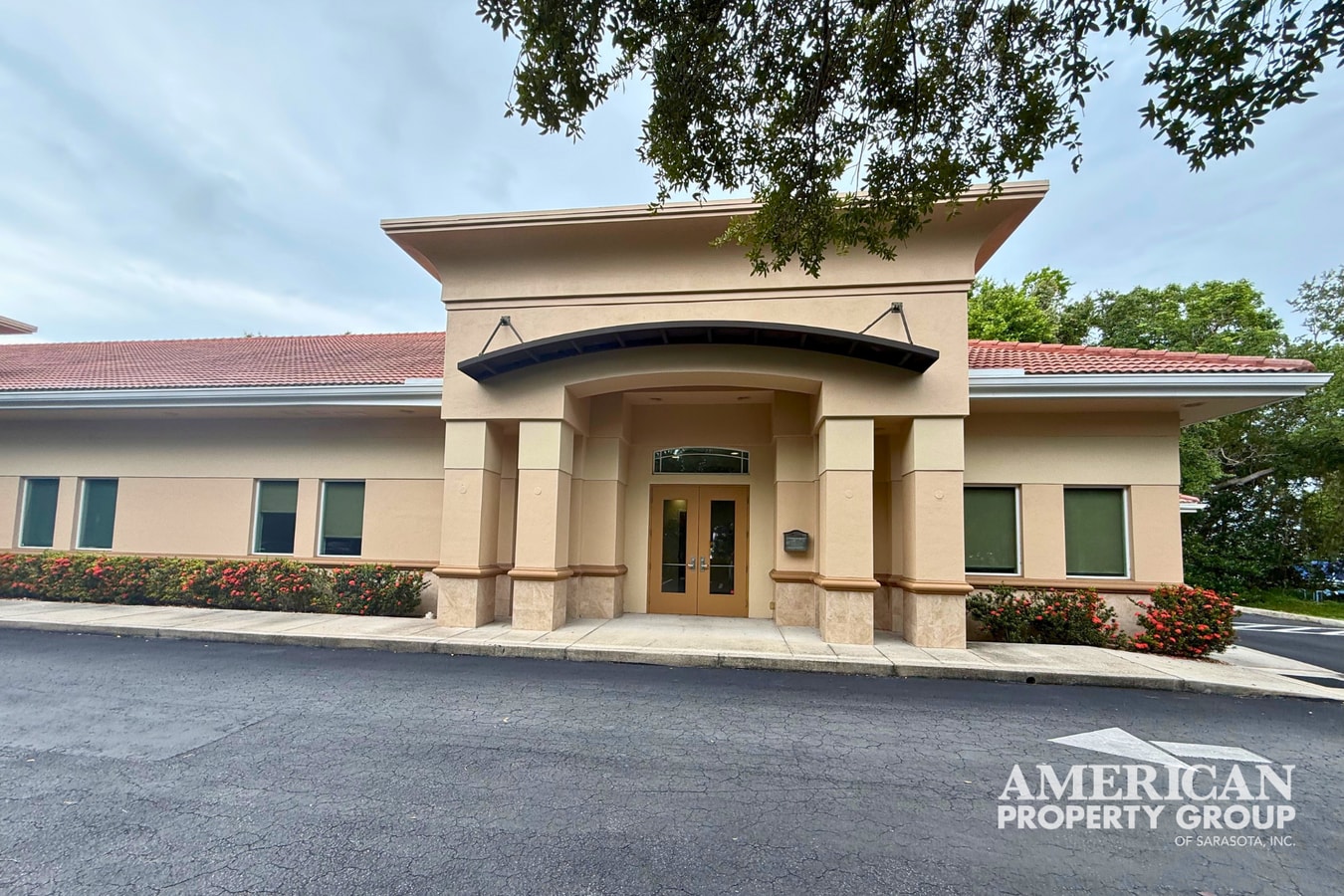 5715 21st Ave W, Bradenton, FL 34209 - Unit 5715 - - Interior Photo - Image 1 of 25
