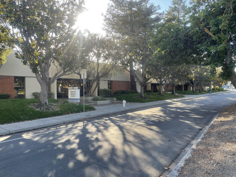 420 Oakmead Pky, Sunnyvale, CA for sale - Building Photo - Image 2 of 15