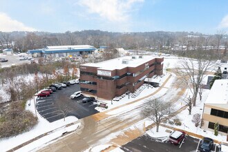 13610 Barrett Office Dr, Ballwin, MO - AERIAL map view