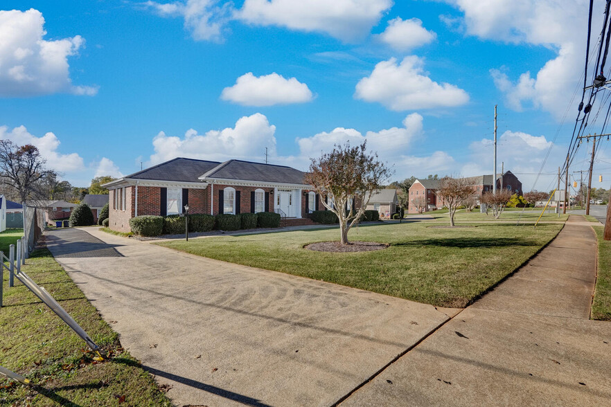 1600 S Scales St, Reidsville, NC for sale - Building Photo - Image 1 of 55