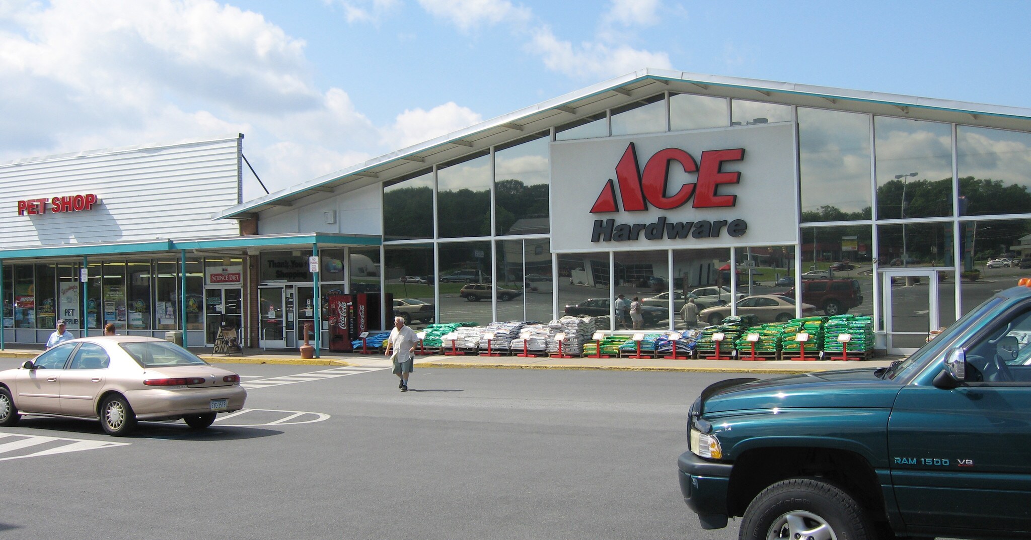 385 Highway 512, Bangor, PA for lease Building Photo- Image 1 of 6