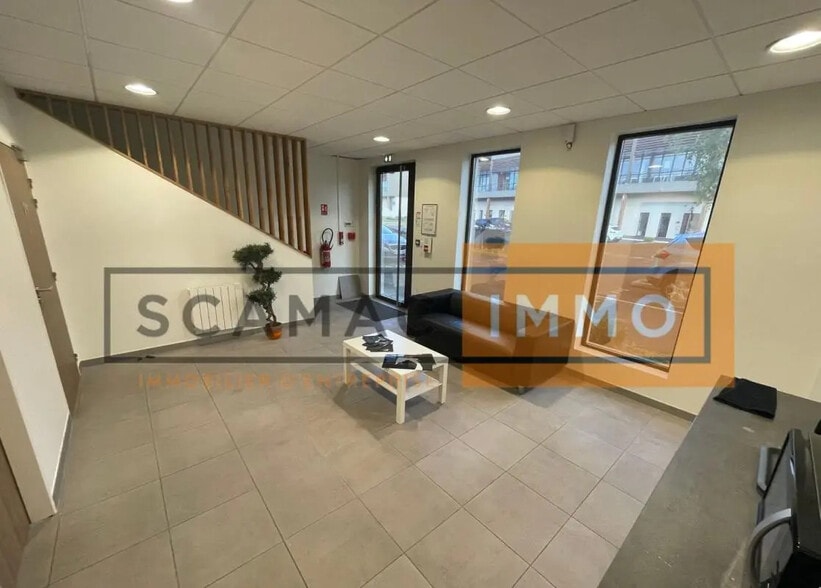 Flex in Collégien for lease - Building Photo - Image 2 of 10