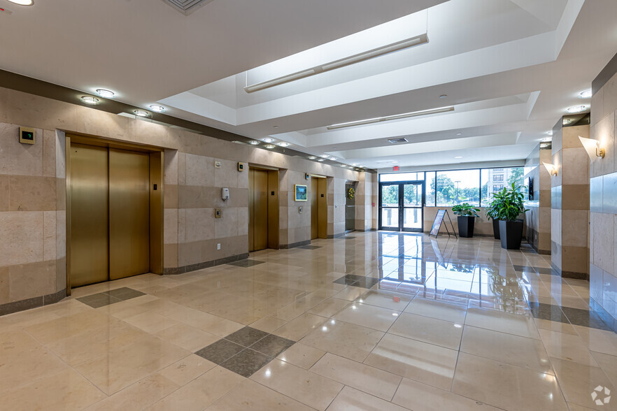 6 Corporate Dr, Shelton, CT for lease - Lobby - Image 2 of 5