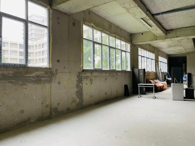 Industrial in Ivry-sur-Seine for lease - Interior Photo - Image 1 of 4