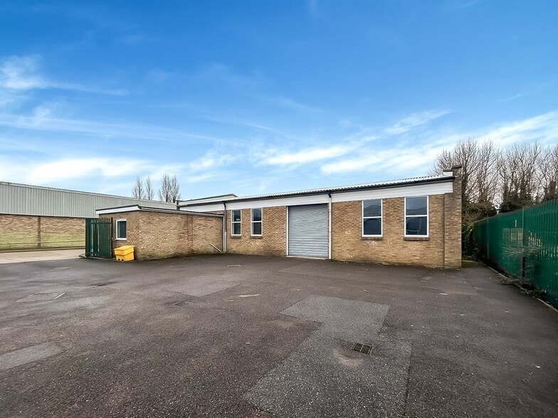 Dominion Way West, Worthing for lease - Building Photo - Image 3 of 4