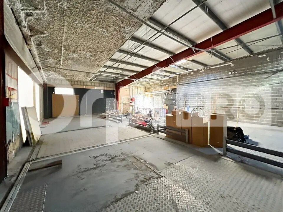 Retail in Montluçon for lease Interior Photo- Image 1 of 3