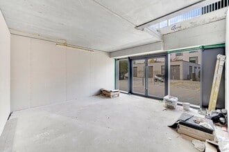 John Harrison Square, London for lease Interior Photo- Image 1 of 6