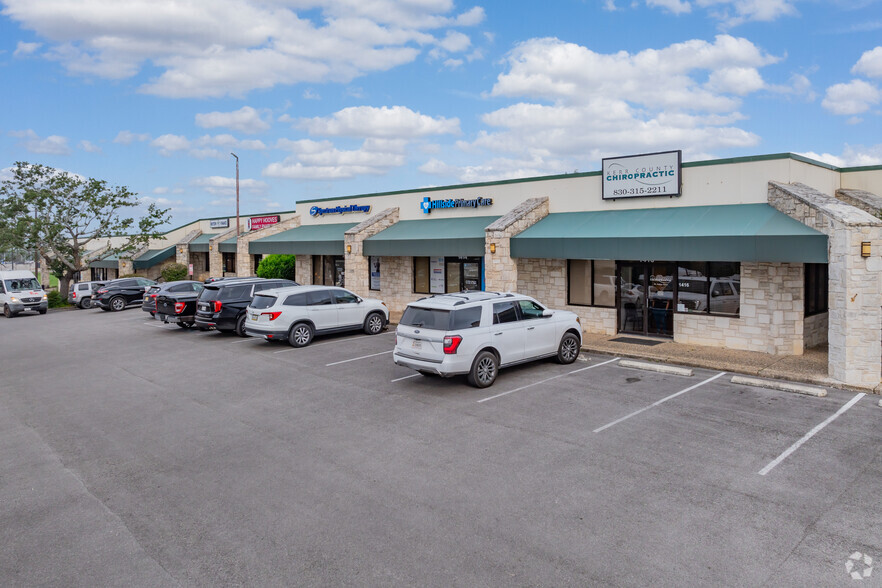 1400-1460 Sidney Baker St, Kerrville, TX for lease - Building Photo - Image 1 of 20