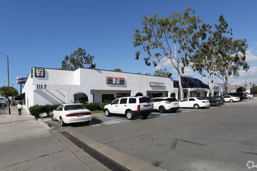 1117 W Manchester Blvd, Inglewood, CA for lease - Primary Photo - Image 3 of 9