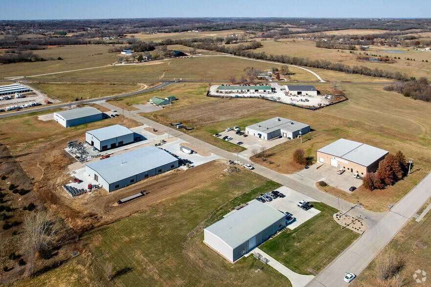 1650 Commerce Dr, Tonganoxie, KS for sale - Building Photo - Image 2 of 14