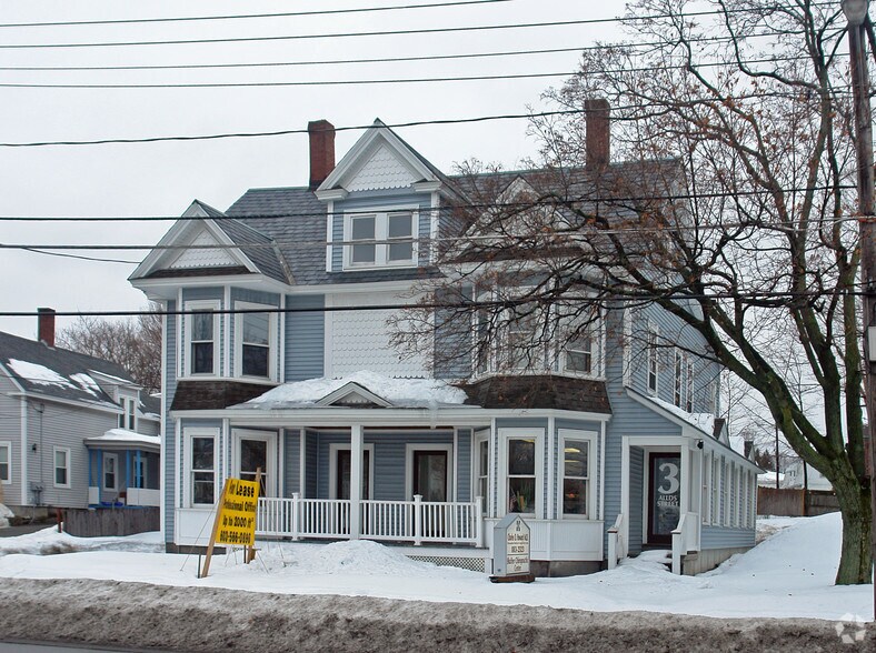 3 Allds St, Nashua, NH 03060